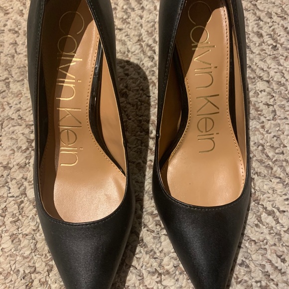 High heels new - Picture 2 of 3